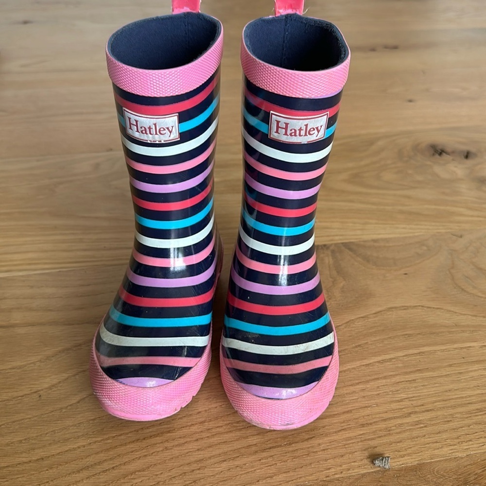 Girls Hatley rainbow rain boots size 10